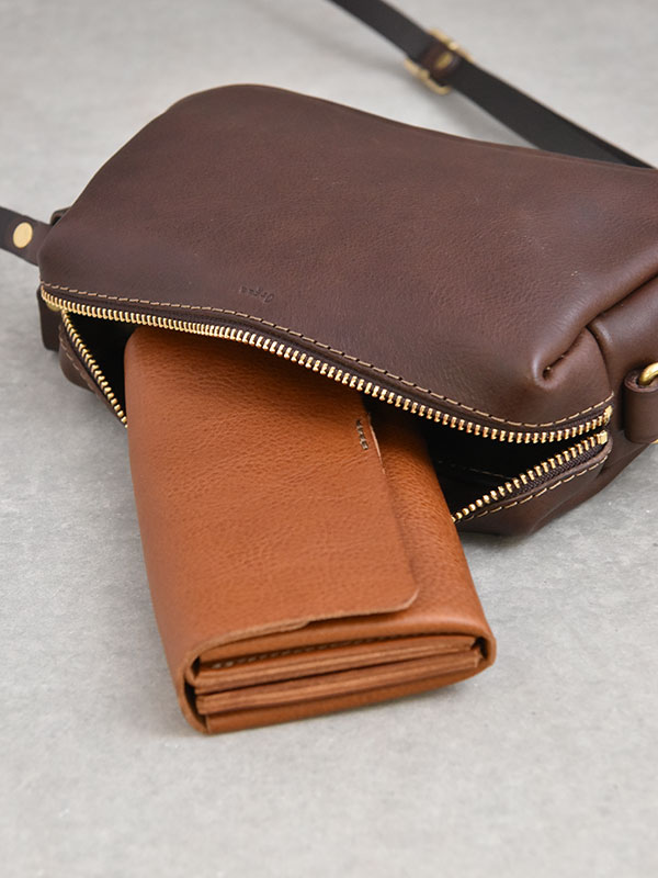 収納力のあるコンパクトな小さめ長財布 / 革鞄のHERZ(ヘルツ)公式通販