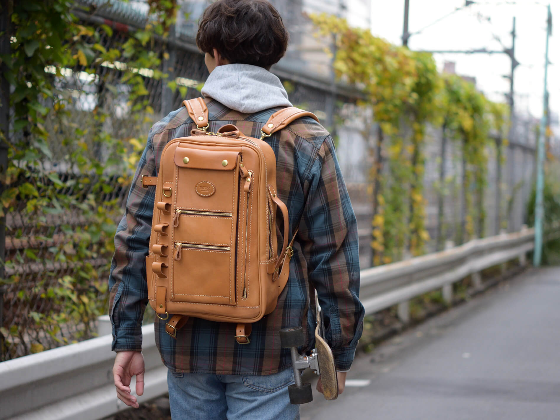 多機能で大容量の人気2wayスクエアリュック / 革鞄のHERZ(ヘルツ)公式通販