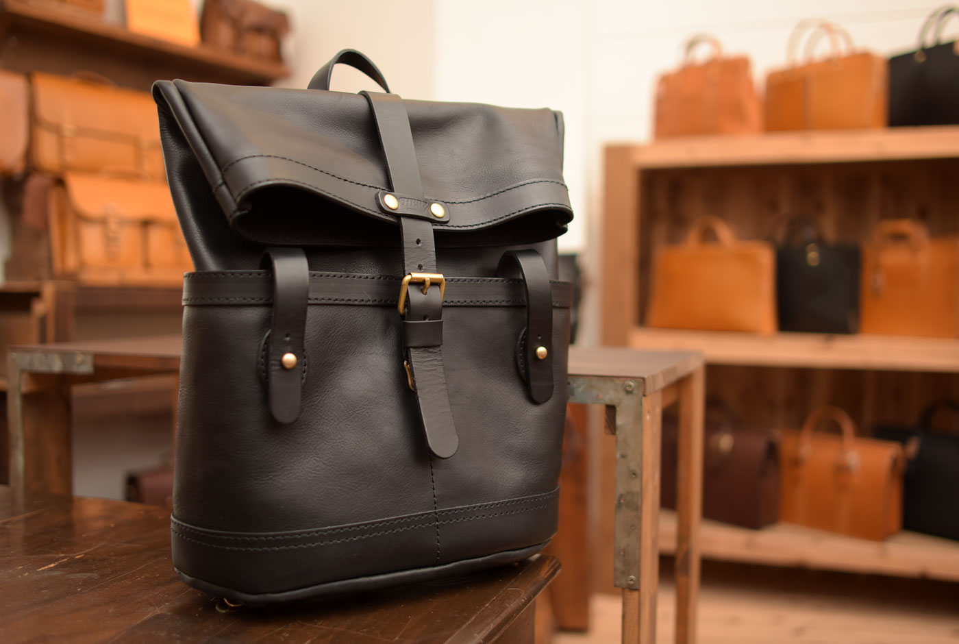 黒革リュック・バックパックのおすすめ｜革鞄・革小物のHERZ公式通販