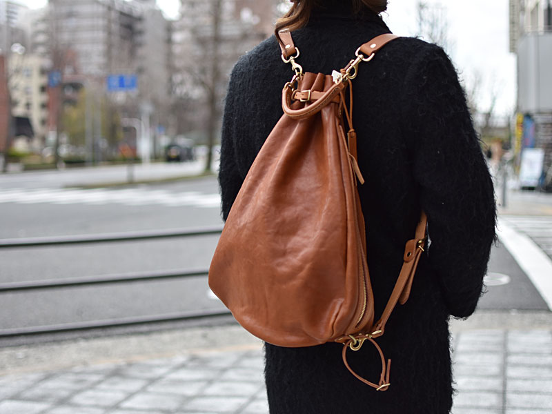 ミニリュックをお供に by.ヘルツ大阪店｜革鞄・革小物のHERZ公式通販