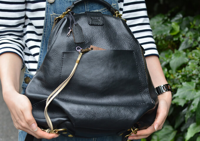 本店スタッフ：下川愛用「1paku(わんぱく)リュック」｜革鞄・革小物の