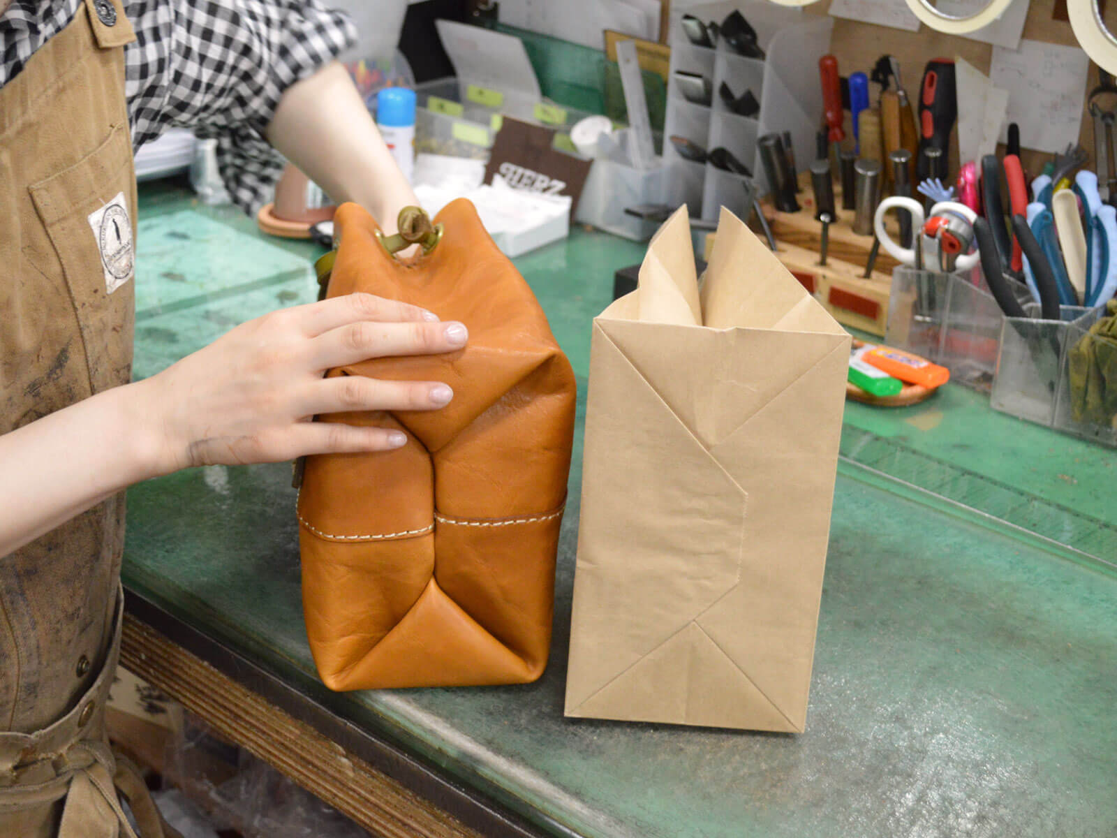 紙袋トート by ヘルツ本店｜革鞄・革小物のHERZ公式通販