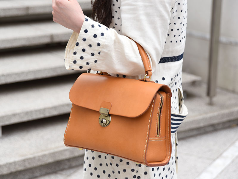 新作：アオリノハンドバッグ(Q-9)｜革鞄・革小物のHERZ公式通販