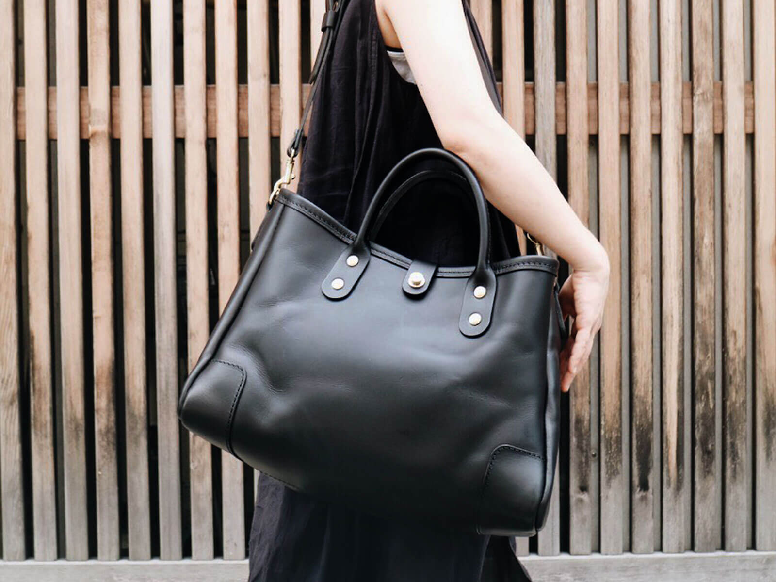 横型2wayトート(T-146)と夏の思い出 in 松本｜革鞄・革小物のHERZ公式通販