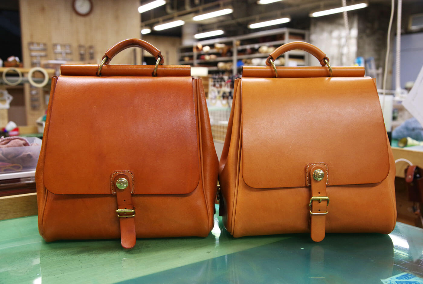 名古屋店スタッフ：竹中愛用「棒屋根ぽってリュック」｜革鞄・革小物の