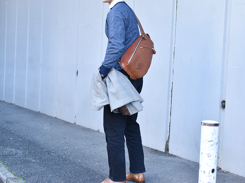 男の冬に、トリプルファスナーボディバッグ(F-3)｜革鞄・革小物のHERZ