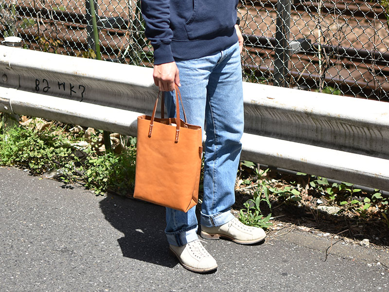 ライトなトート、おすすめのソフト革のトートバッグ・縦型(T-205