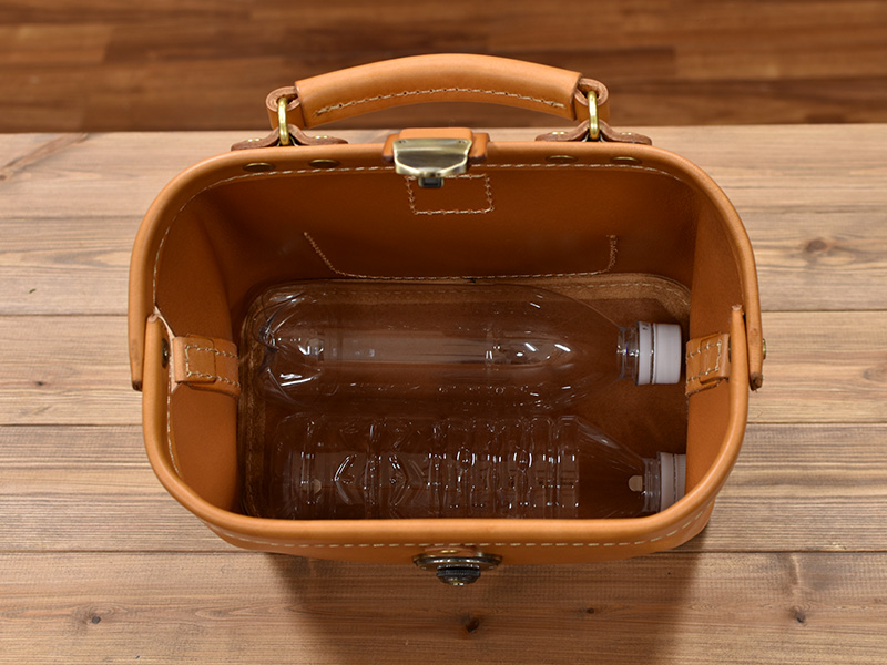 ミニドクターバッグ(CW-106)の収納を調べてみました！｜革鞄・革小物の