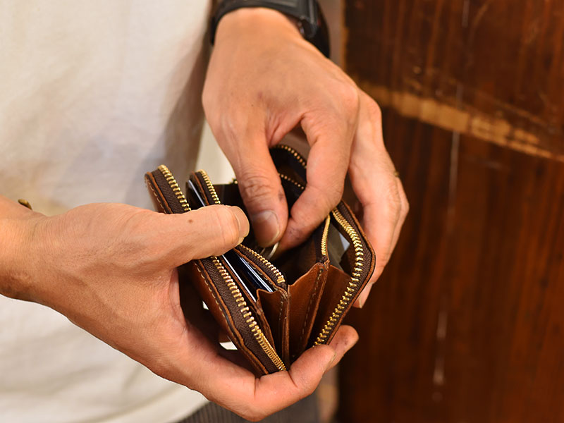 フルジップミニ財布(GS-75)はスタッフも愛用中｜革鞄・革小物のHERZ