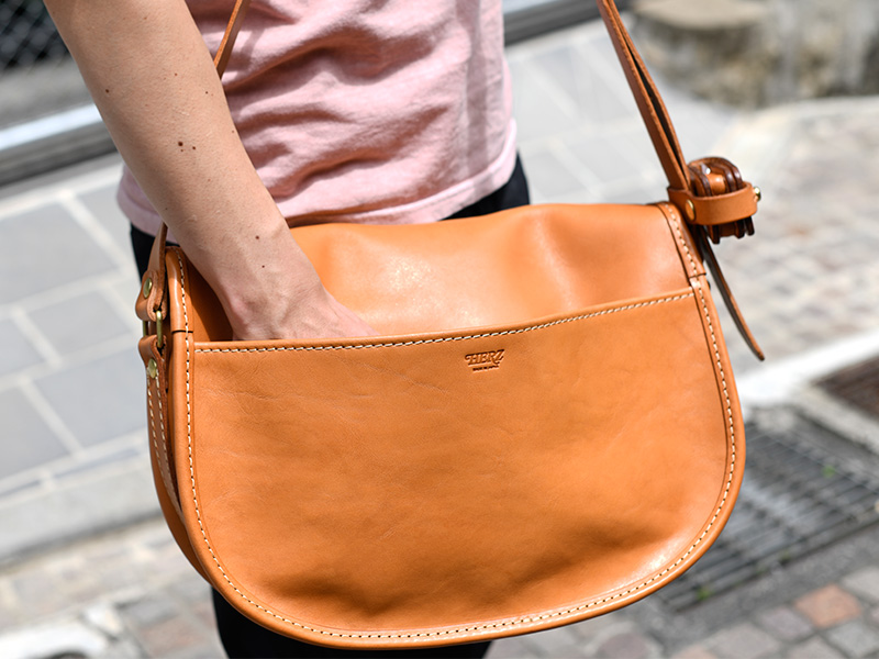 オンラインショップスタッフ斎藤、トラディショナルフィッシングバッグ