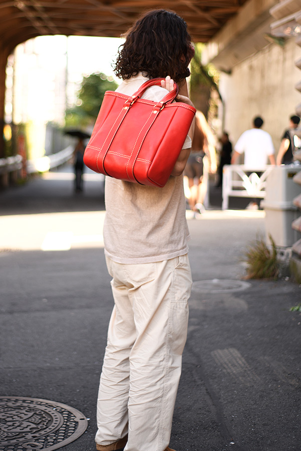 オンラインショップスタッフ斎藤、バケツ型トート(T-70)Sサイズを愛用