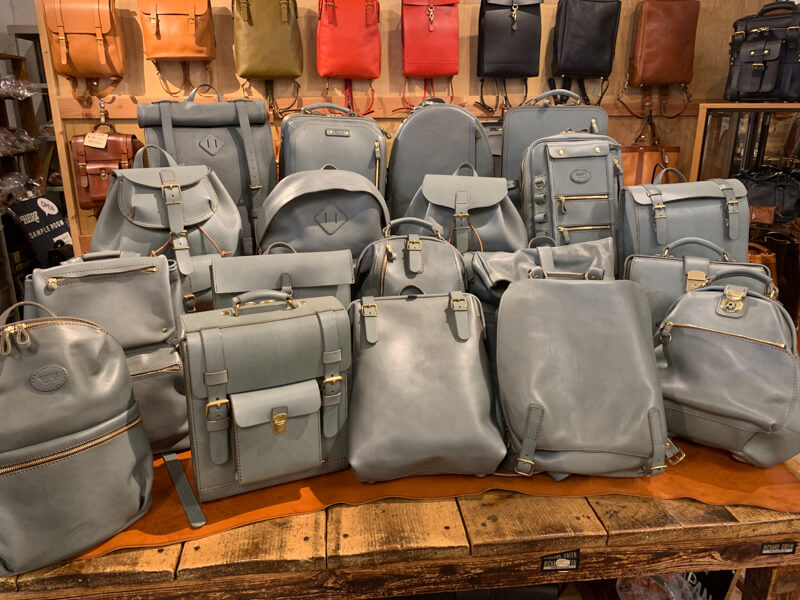 冬の限定革「アイビーグレイ」本店第1弾ラインナップ｜革鞄・革小物の