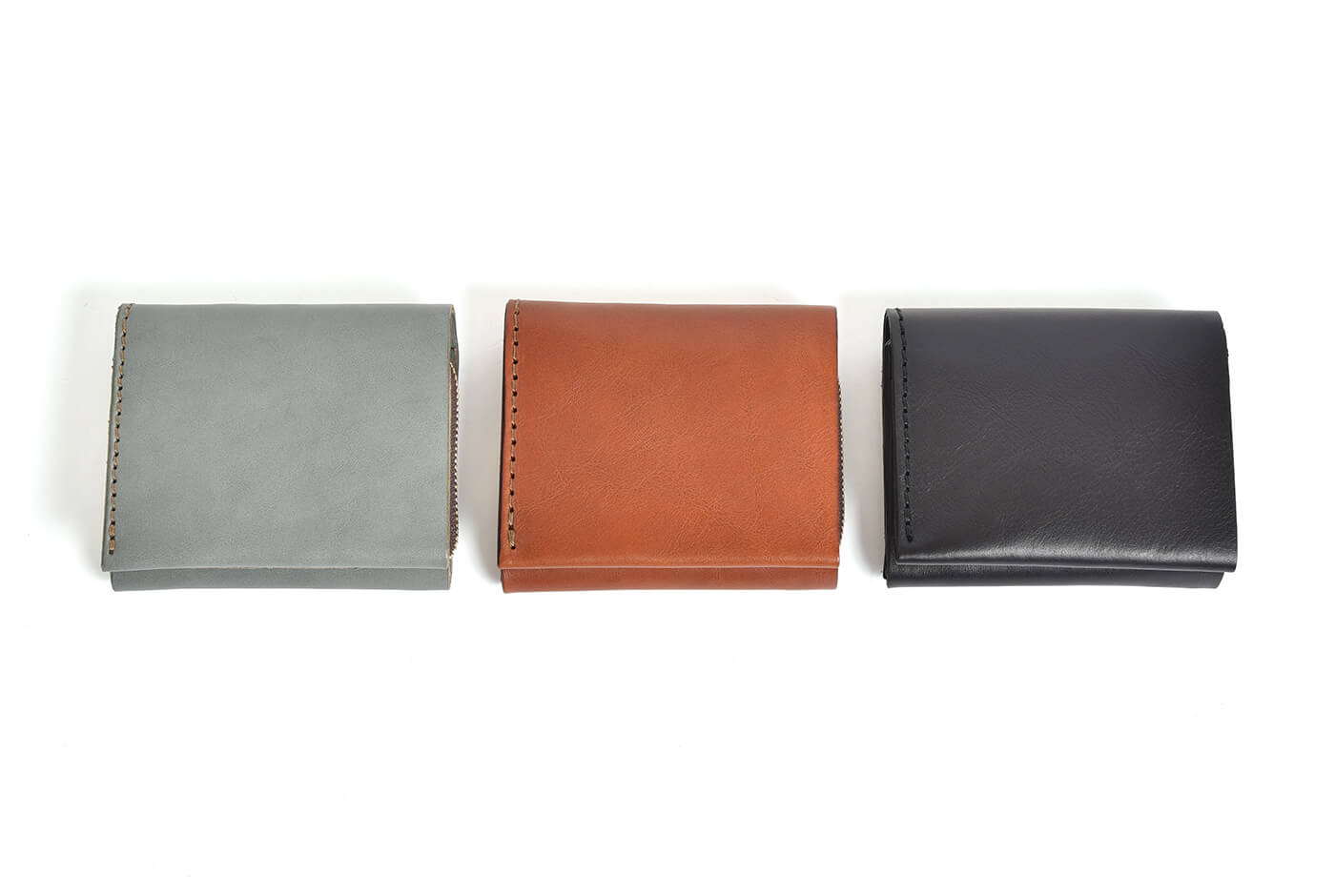 限定色のアイビーグレイ革で作る、HERZ冬の企画2024-25｜革鞄・革小物