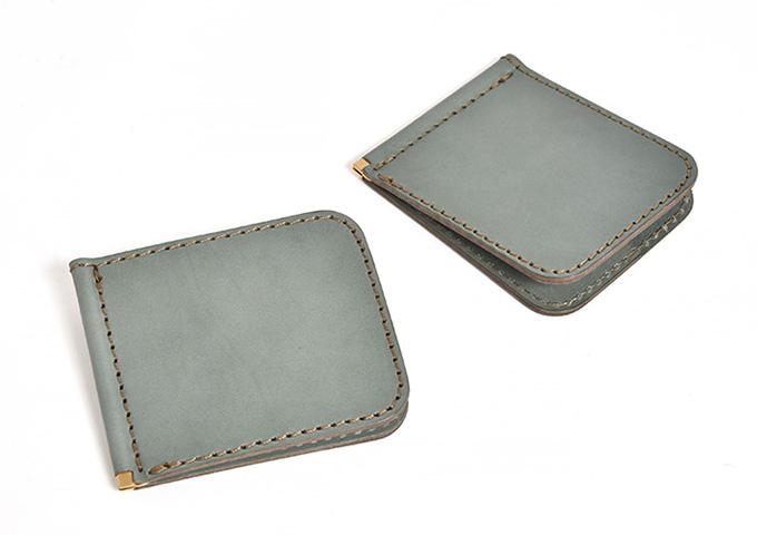 限定色のアイビーグレイ革で作る、HERZ冬の企画2024-25｜革鞄・革小物