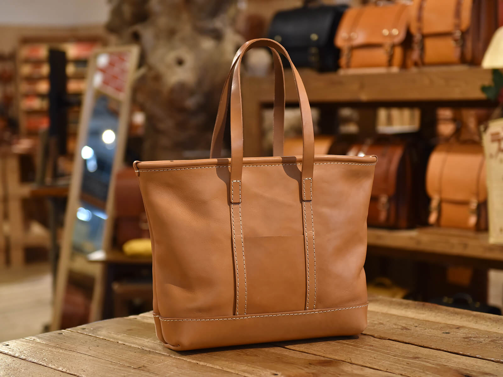 俳優の「松重豊」さんとコラボバッグを開発。クラウドファンディング