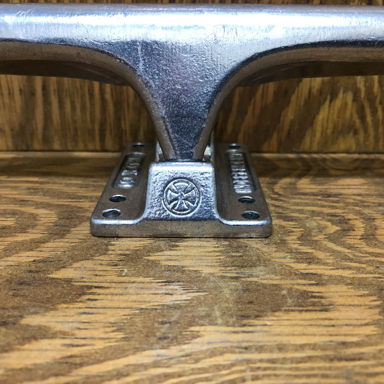 INDEPENDENT STAGE11 POLISHED STANDARD TRUCKS 215 | 東京のスケート