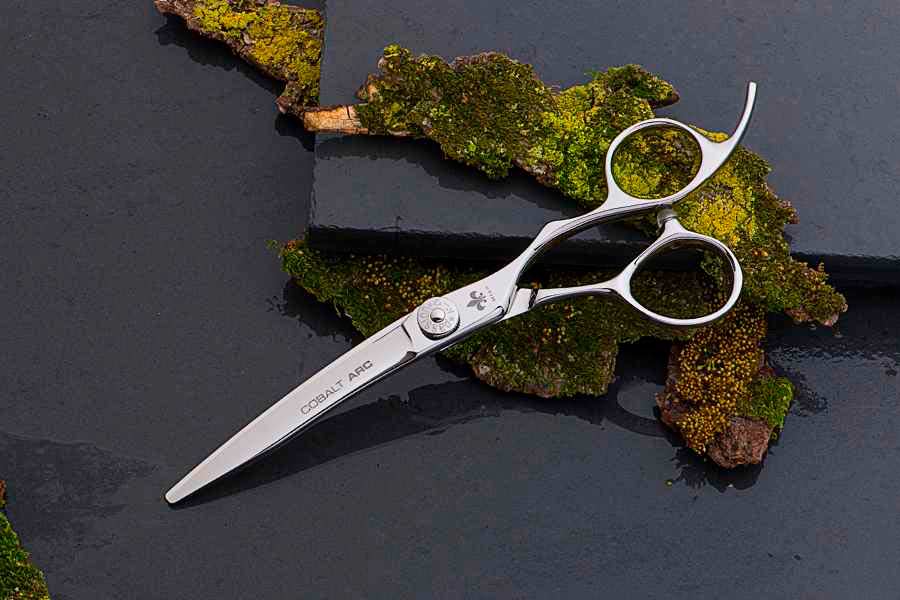 日本の職人が造る、純日本製シザー+セニング｜美容ハサミなら飛燕