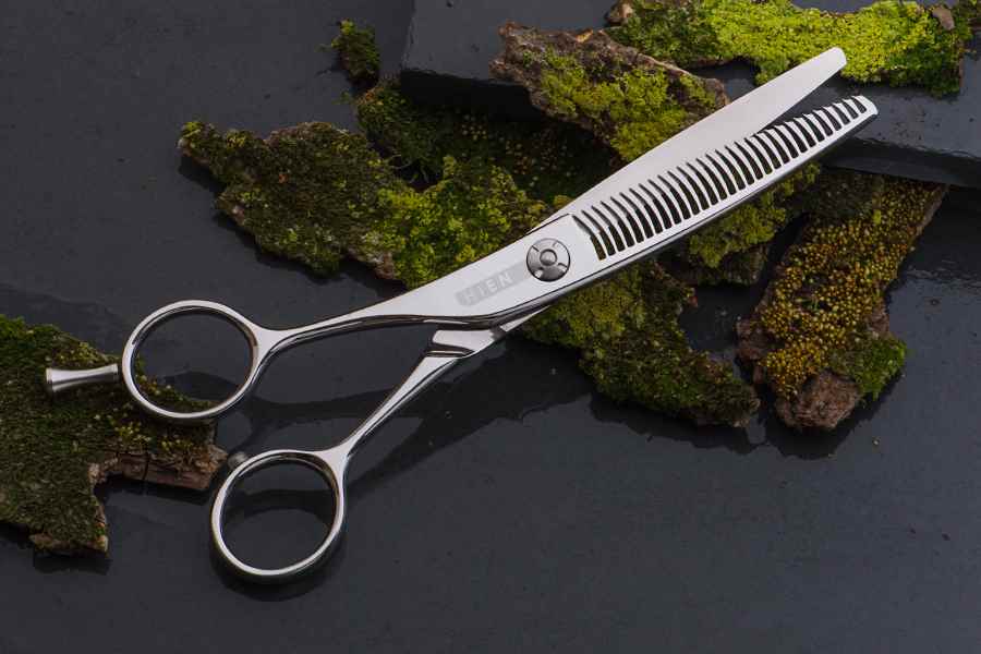 日本の職人が造る、純日本製シザー+セニング｜美容ハサミなら飛燕