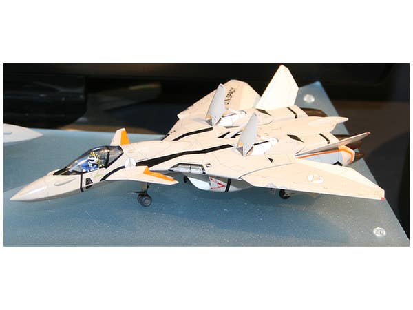 VF-11B Thunderbolt Macross Plus | HLJ.com