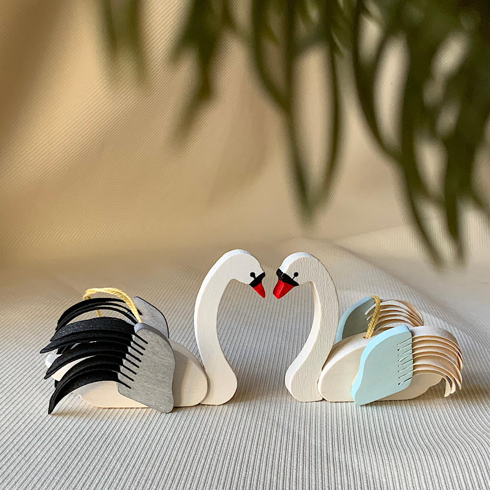 スワン(白地に白い羽根)：生活・くらし：百町森