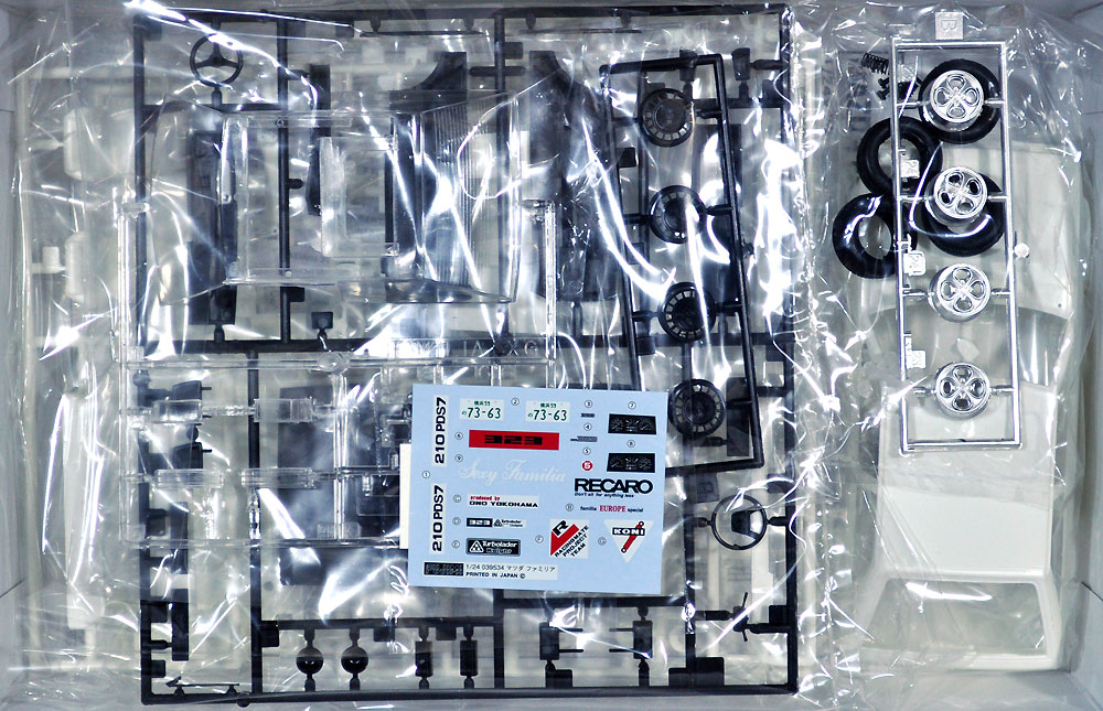 1/24 インチアップシリーズ マツダ ファミリア XG/323 フジミ模型 (Fujimi)