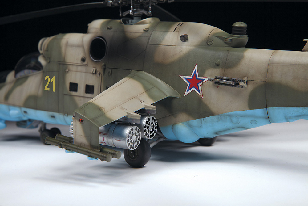 1/48 ミリタリーエアクラフト プラモデル MIL Mi-24P ハインド
