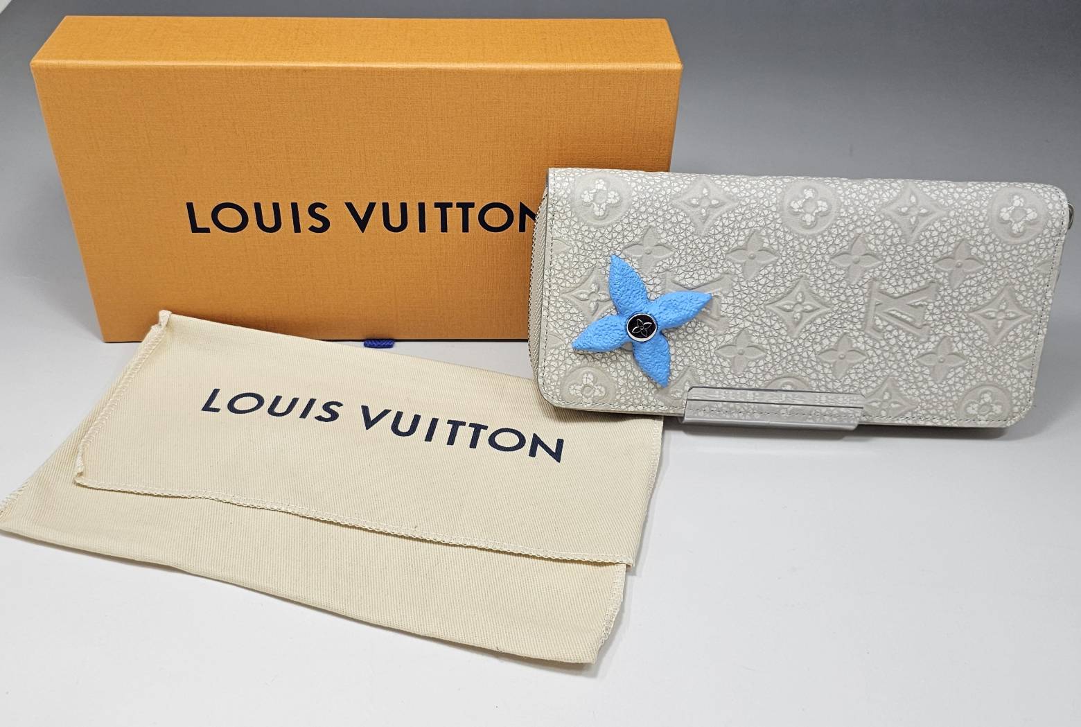 LOUIS VUITTON/ルイヴィトン/トリヨンレザー ジッピーウォレット