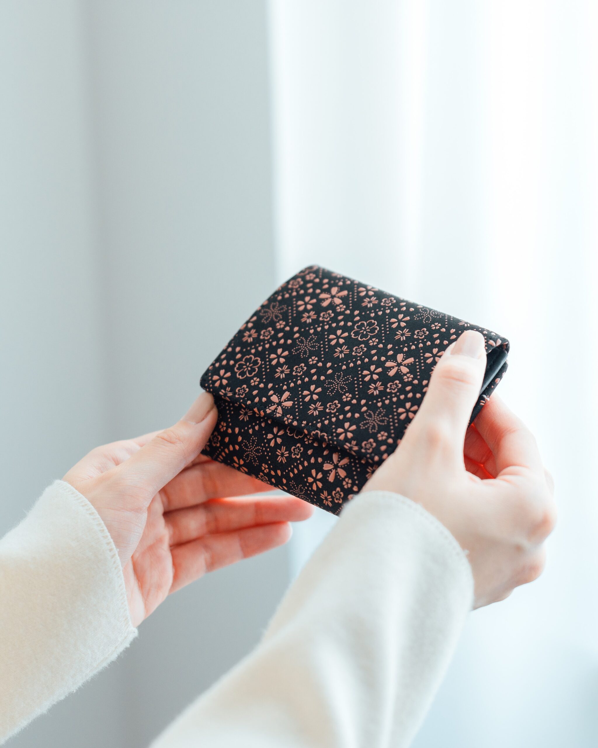 季節限定】桜模様の印伝シリーズより「桜格子」発売（2/26より