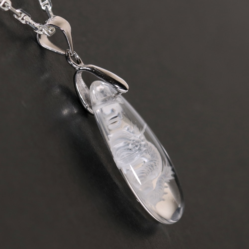 ブラジル産]水晶龍彫刻ペンダントトップ/裏彫り（シルバー925） - 埼玉