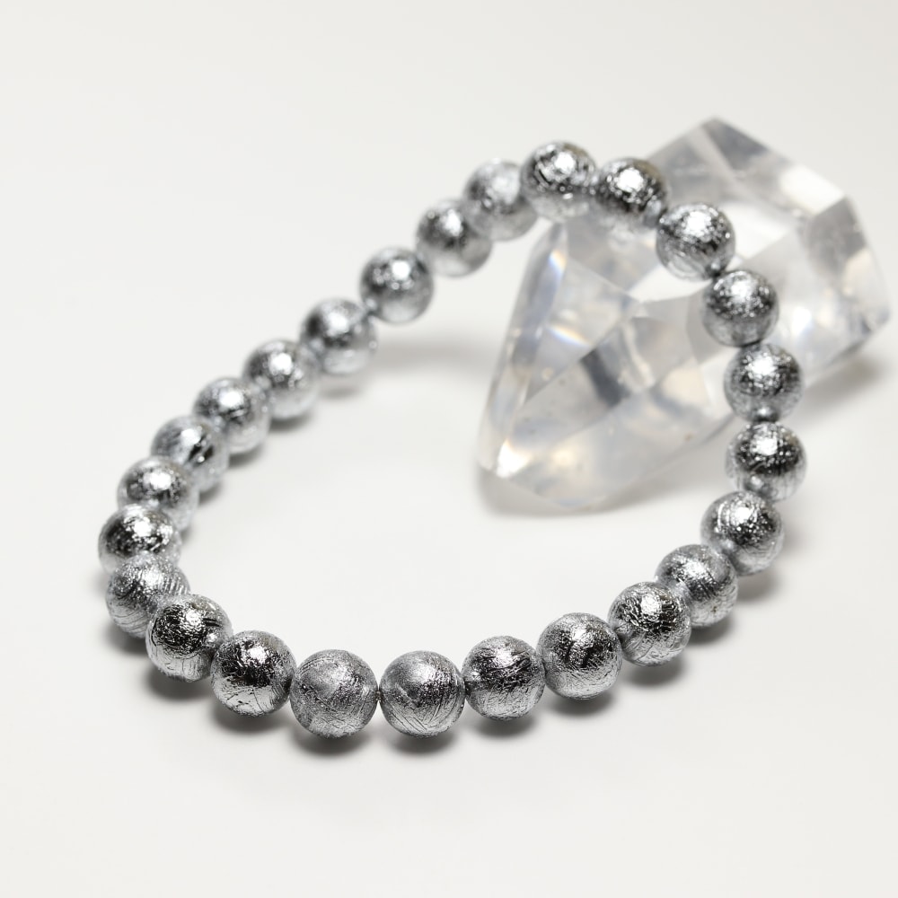 ナミビア共和国産]ギベオン隕石ブレスレット（約8mm玉/シルバーカラー