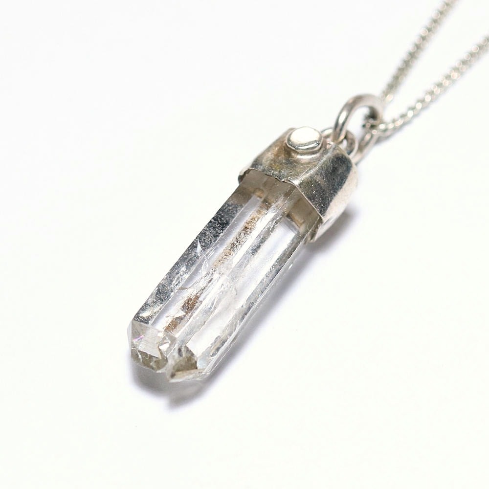 カンチェンジュンガ産ヒマラヤ水晶スーパーナチュラル原石ペンダント