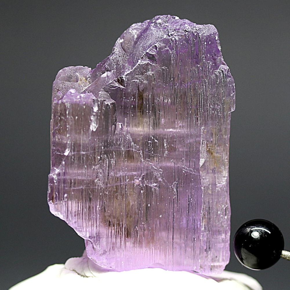 アフガニスタン産]ピンククンツァイト結晶原石（非加熱無着色/57.7g