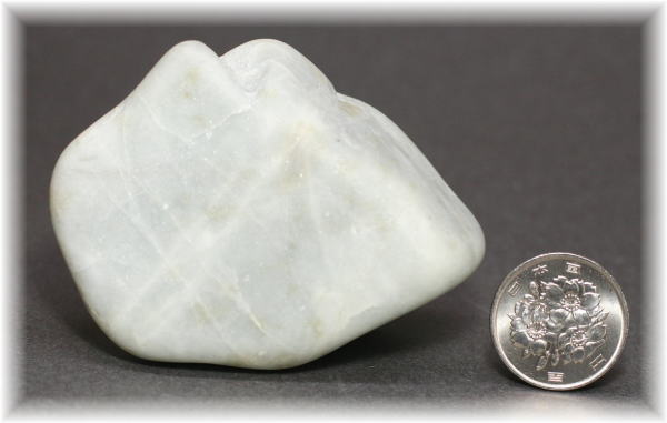 糸魚川産]翡翠原石 - 埼玉県吉川市の天然石専門店・水晶パワーストーン