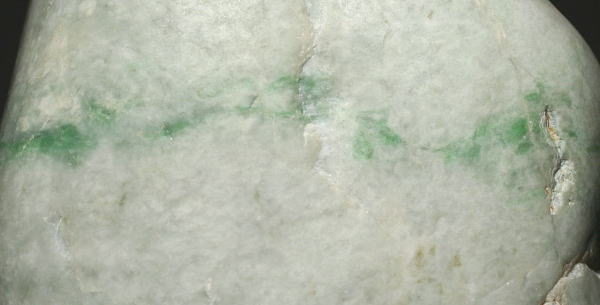 糸魚川産]翡翠原石 - 埼玉県吉川市の天然石専門店・水晶パワーストーン