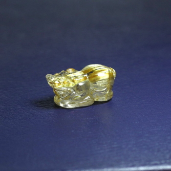 ゴールドルチルクォーツ彫刻（貔貅/ヒキュウ） - 埼玉県吉川市の天然石