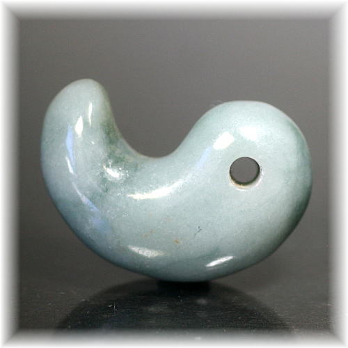 ミャンマー産]天然ヒスイ（翡翠）勾玉 - 埼玉県吉川市の天然石専門店