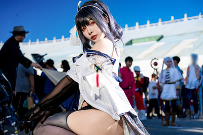 コスプレ】『アズレン』ボルチモアのレースクイーン姿がかっこいい