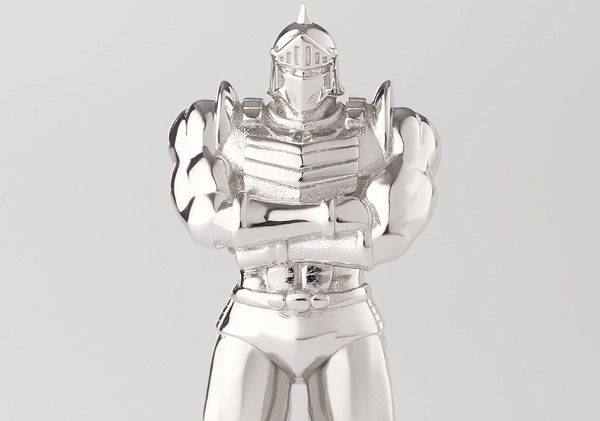 お値段約40万円！「キン肉マン」ロビンマスクが純プラチナフィギュアに