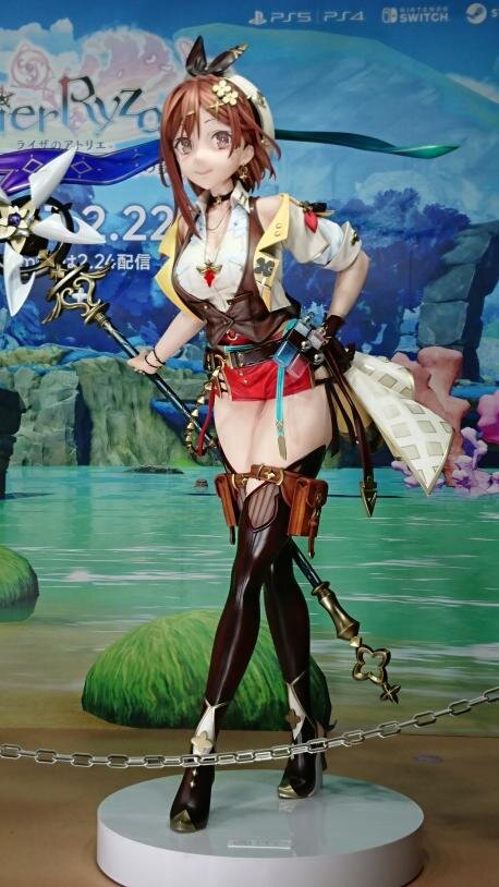 等身大「ライザ」が3体同時に並ぶ！彼女の“成長”を感じる豪華フォト