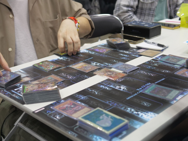 遊戯王』でギネス世界記録！7,000人以上のデュエリストが集まった「Yu