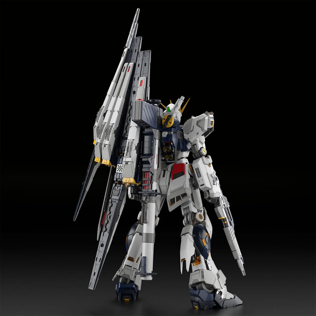 究極のガンプラ「PG UNLEASHED 1/60 νガンダム」詳細解禁！大型