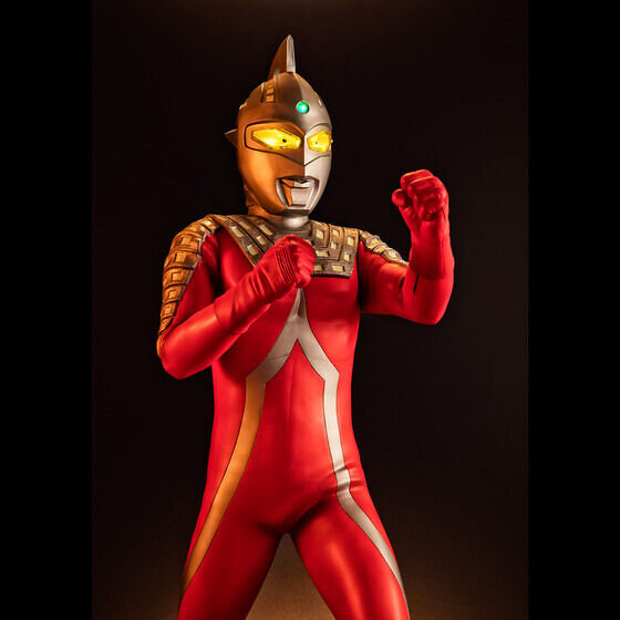 大迫力の40cmスケール「ウルトラセブン」フィギュアが抽選販売！ライト