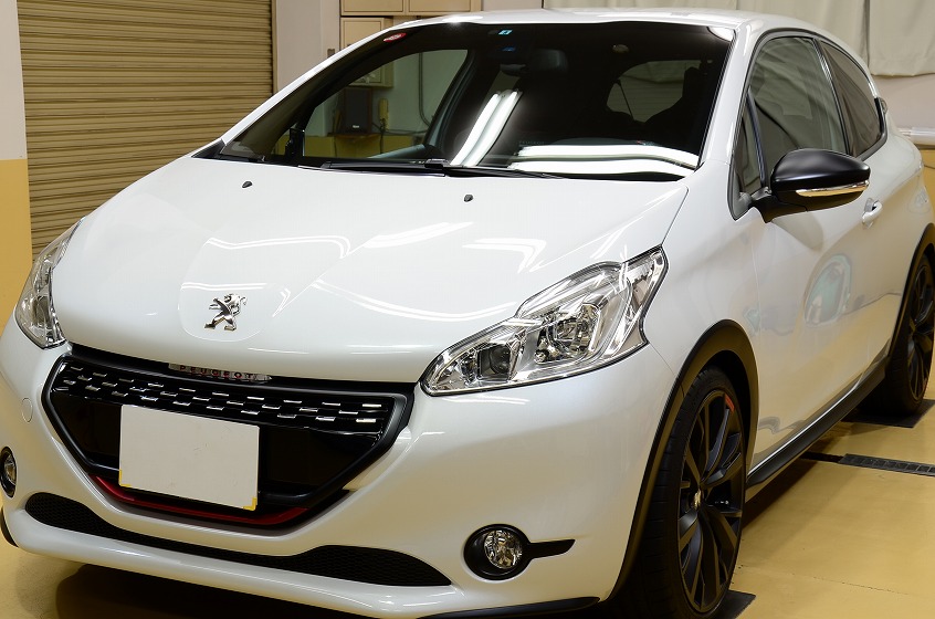 埼玉県川越市 ガラスコーティング店 プジョー 208 GTi 30th