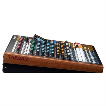 TASCAM Model 12(12トラックレコ―ディンミキサー・USBオーディオ