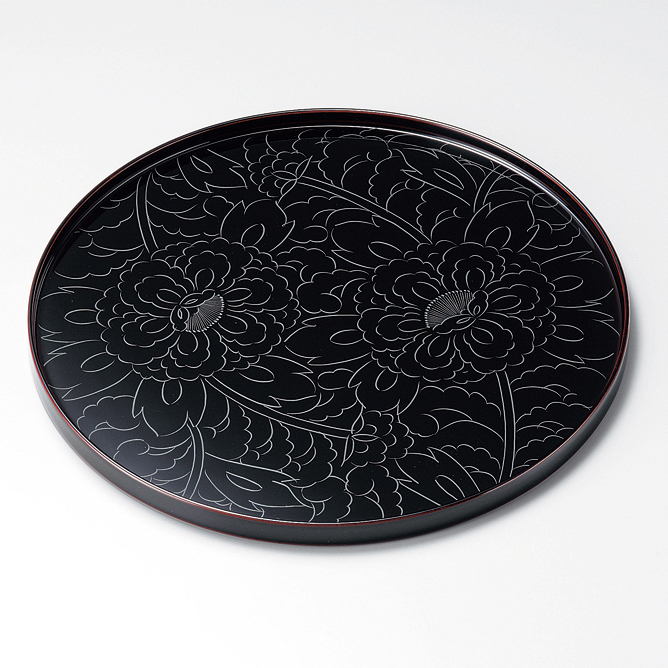 丸盆 8.0 黒牡丹彫 溜 木製 漆塗り 12-10205 漆器の井助