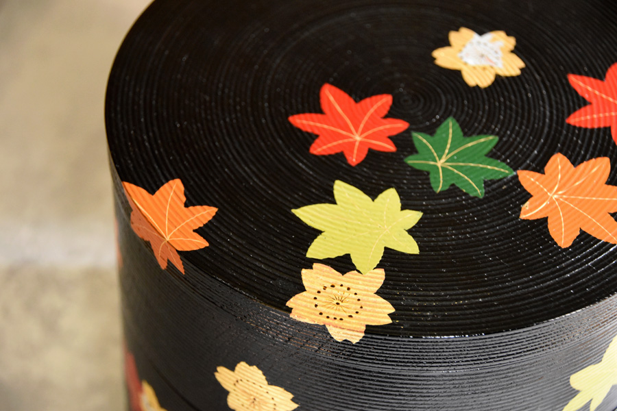 丸三段重箱 千筋 春秋 木製 漆塗りお重箱 FC19-5 漆器の井助