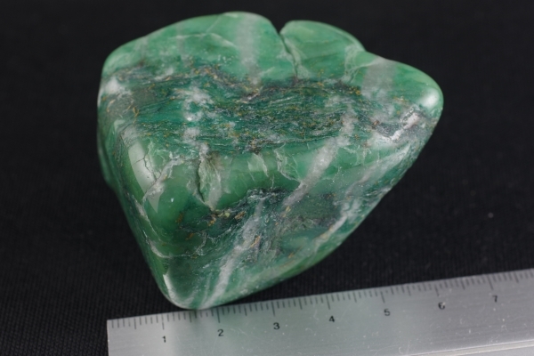 ナミビアンジェード（ナミビア翡翠）原石丸磨き169g 天然石販売