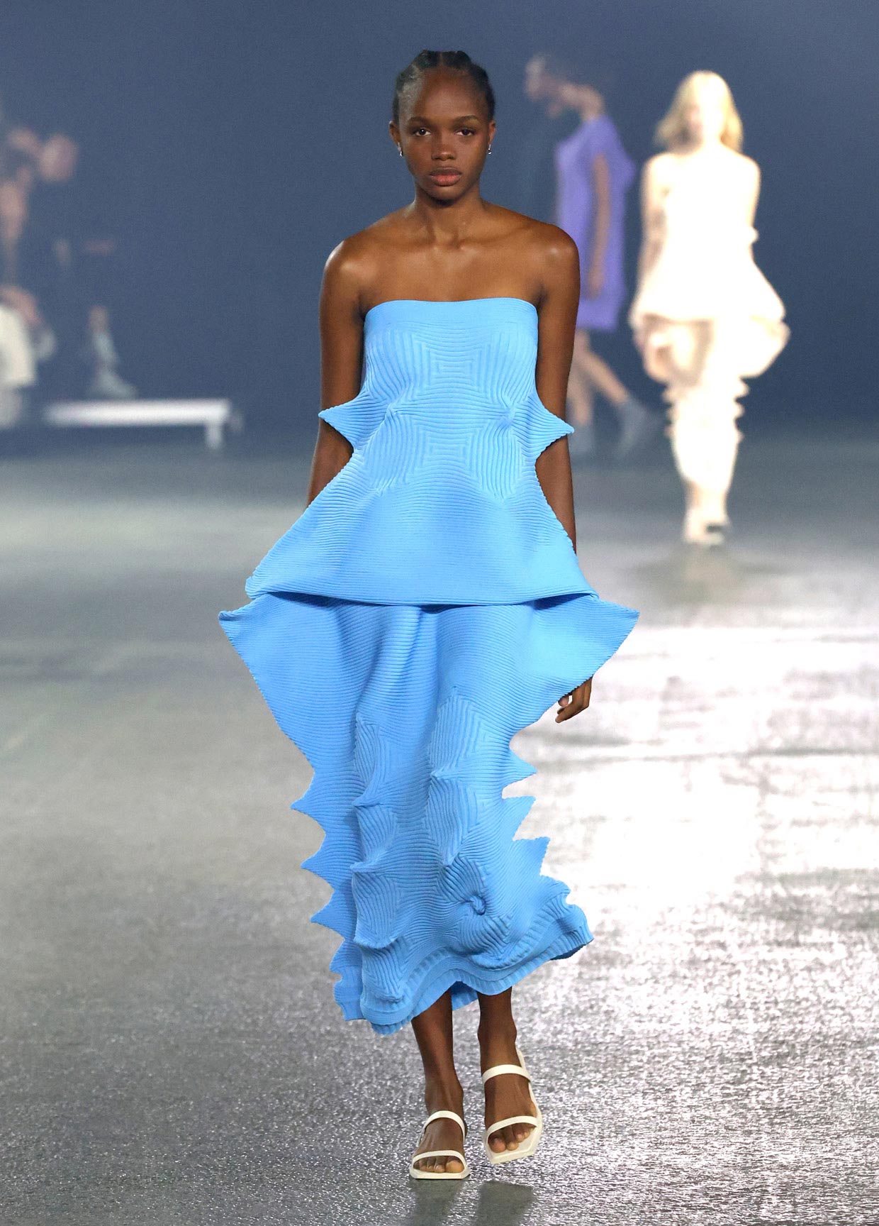ISSEY MIYAKE SPRING SUMMER 2023 コレクション33 – isseymiyake.com