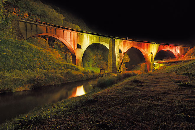 めがね橋(宮守川橋梁) | 建築外構・景観演出 ライトアップ | 納入事例
