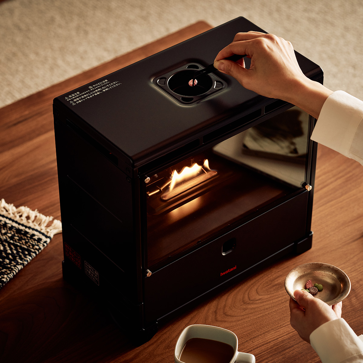 イワタニの公式オンラインショップ｜カセットガス暖炉 MYDANRO